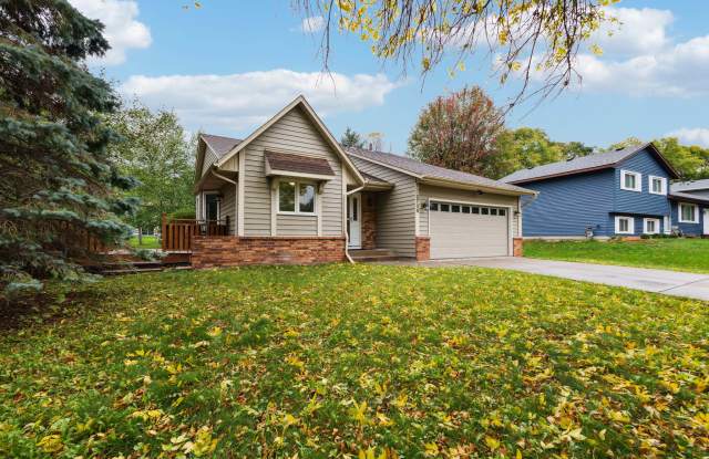2738 Chertsey Dr, "furnished 4 Br Home" - 2738 Chertsey Drive, Woodbury, MN 55125