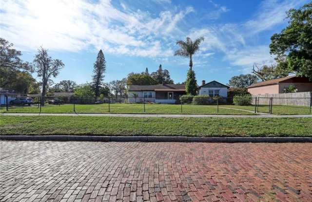 4300 3RD AVENUE S - 4300 3rd Avenue South, St. Petersburg, FL 33711
