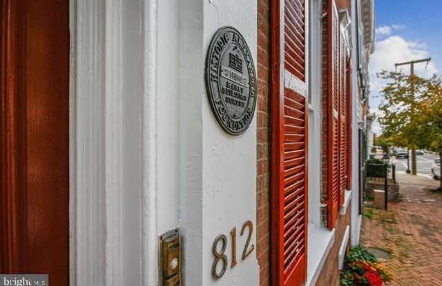 812 PRINCE Street Gallery 3