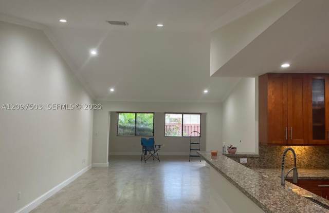 8448 SW 114th Pl Gallery 3