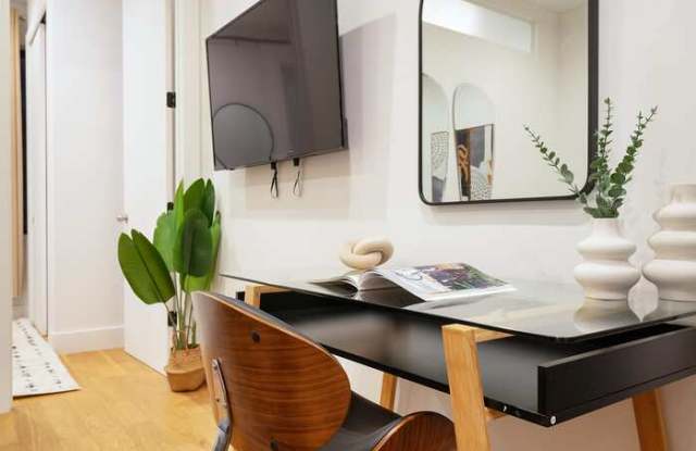 1290 1st Avenue Gallery 3