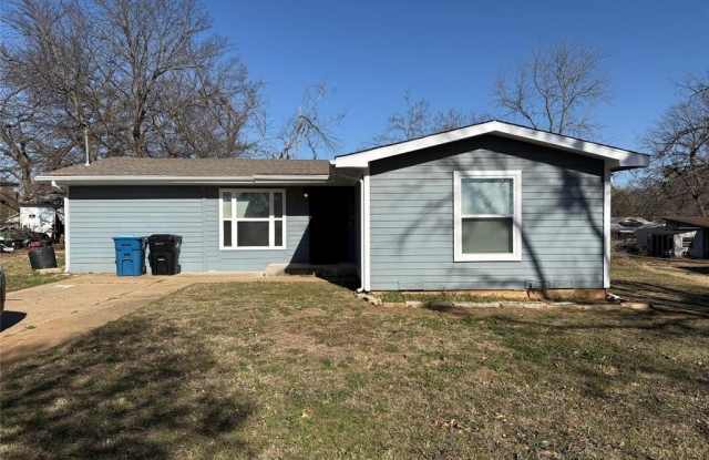 2609 W Walker Street photos photos