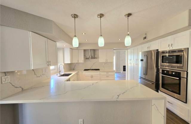 7407 Mission Hills Drive Gallery 4