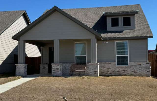 3/2/2 BEAUTIFUL HOME with CUSTOM FEATURES / FIREPLACE Gallery 3