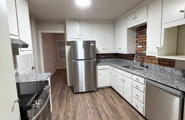3 Bed 1 Bath Home for RENT! Gallery 4