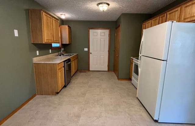 Cute 3 Bedroom 2 Bathroom 2 Car Garage Home available NOW!! Gallery 4