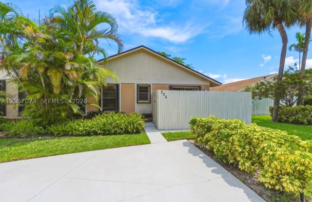 206 SE 1st Cir Gallery 2
