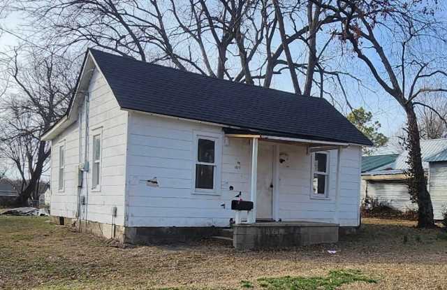 Coming Soon – 2 Bed / 1 Bath Home in Nevada, MO photos photos Coming Soon – 2 Bed / 1 Bath Home in Nevada, MO photos photos