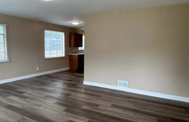 2246 Wellington Street East Gallery 3