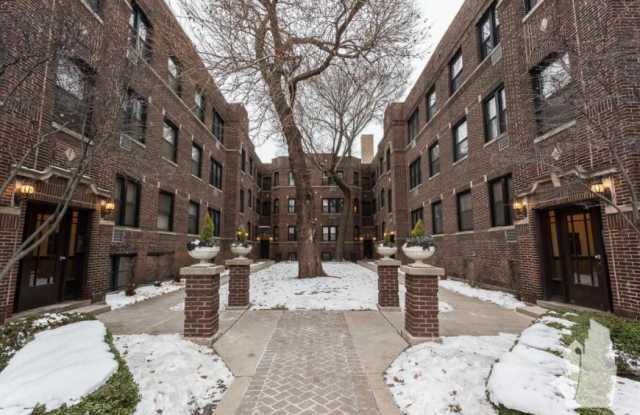 740 W Addison - 740 West Addison Street, Chicago, IL 60613