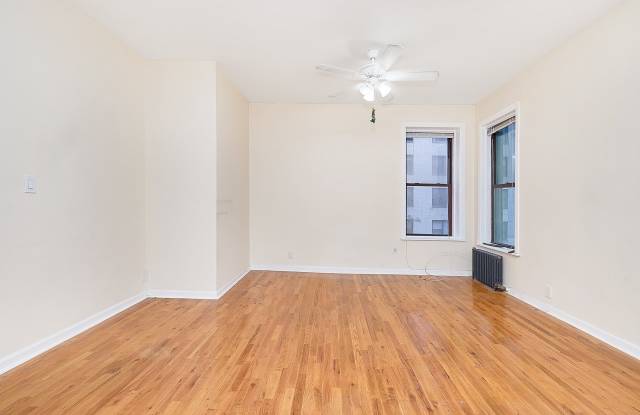 300 East 69th Street Gallery 4