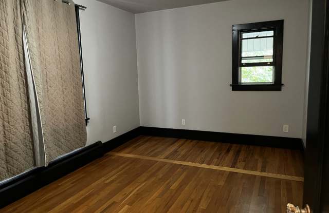 12 Bank Street Gallery 2