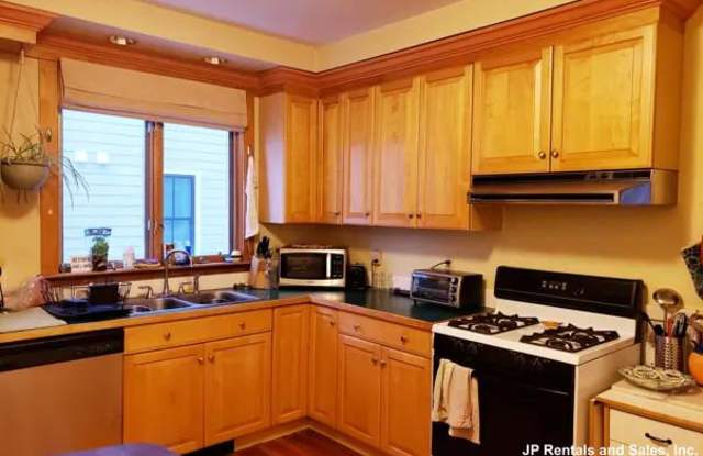 40 Evergreen St. photos photos
