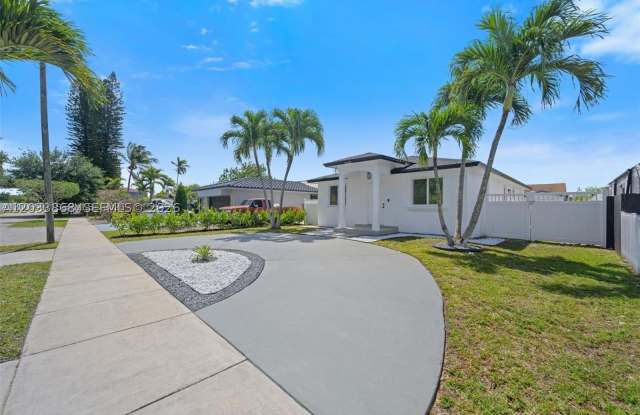 5580 Plunkett St photos photos
