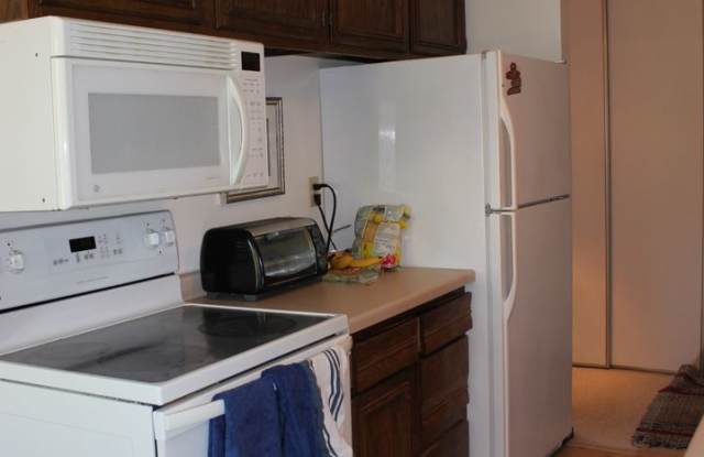 4400 Cedar Lake Road S #6 Gallery 4
