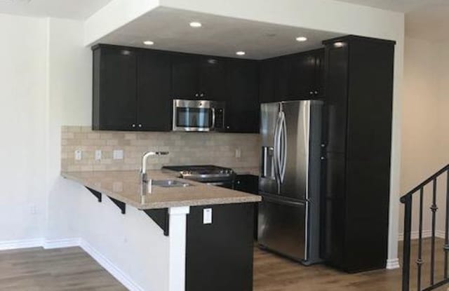 293 Newbury Vista Ln - 293 Newbury Vista Ln, Thousand Oaks, CA 91320