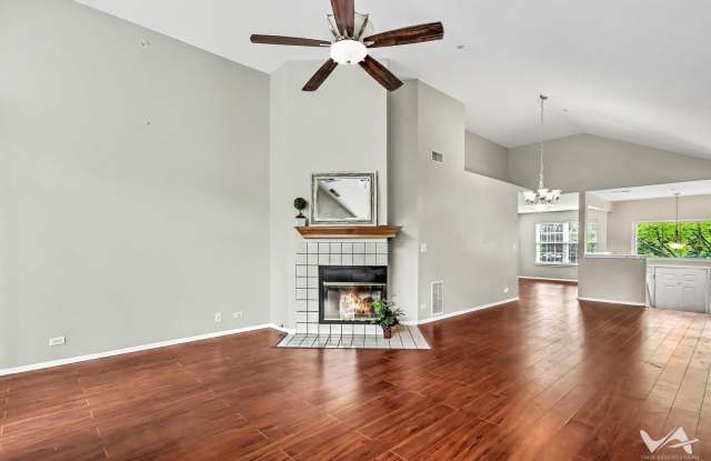 1620 COLUMBIA Circle Gallery 4