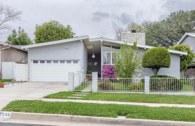 Spacious 3BR / 2BA Single-Story Pool Home in Granada Hills photos photos
