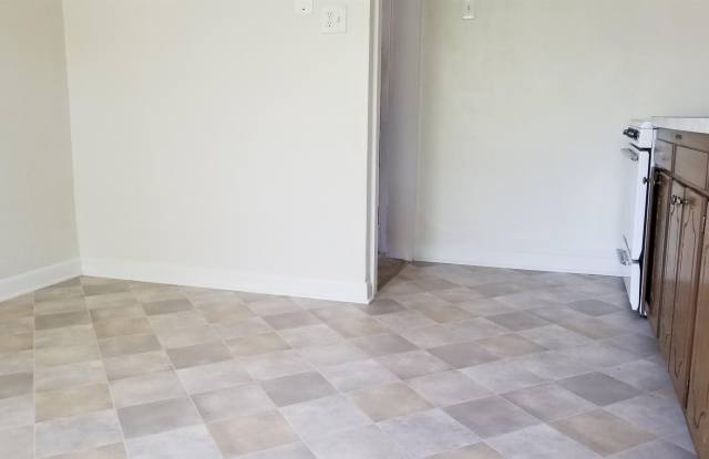 683 AVENUE E Gallery 4