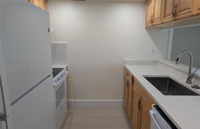 6040 Shaker Wood Circle Gallery 3