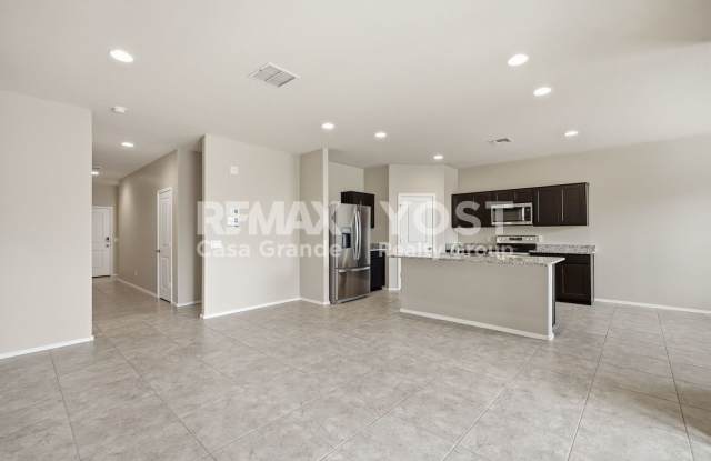 Beautiful Kitchen, Open Layout, and Room to Relax! Gallery 4