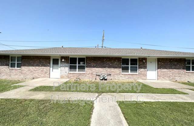 107 Pine Avenue - 8 photos photos 107 Pine Avenue - 8 photos photos