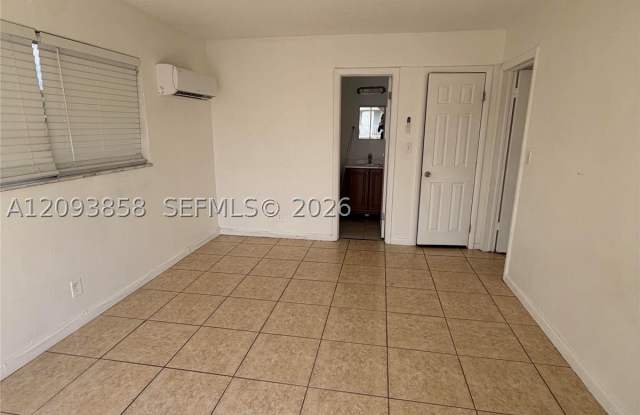 1945 SW 5th Pl Gallery 4