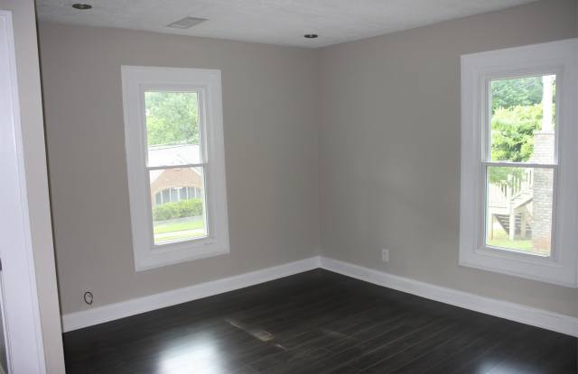 1194 Woodland Avenue Southeast - 1 Gallery 3