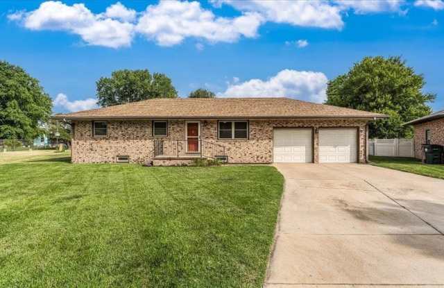 3 bedroom, 1.5 bath, 2 car garage - Great neighborhood! photos photos