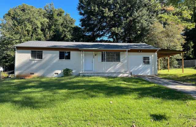 Recently Renovated Brick Ranch W/ Tons Of Space! Gallery 1