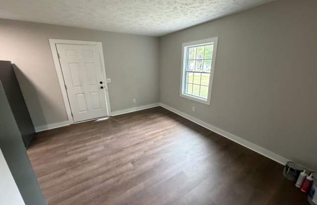 909 Blue Ridge Drive - A Gallery 2