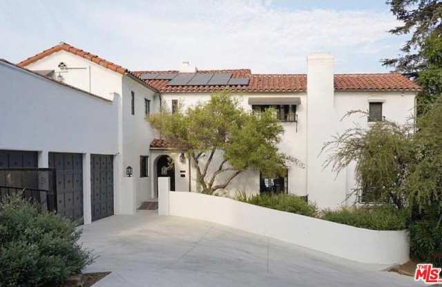 2000 Balmer Dr Gallery 1