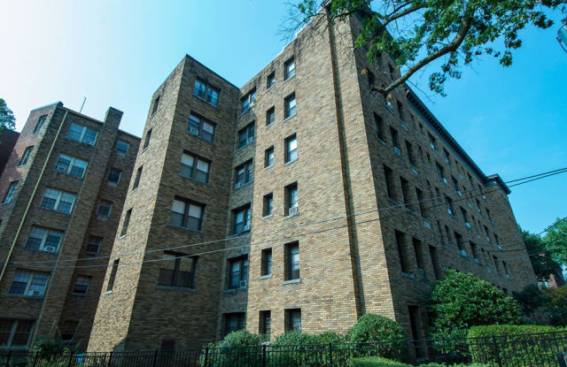 Connecticut Avenue Apartments Gallery 2