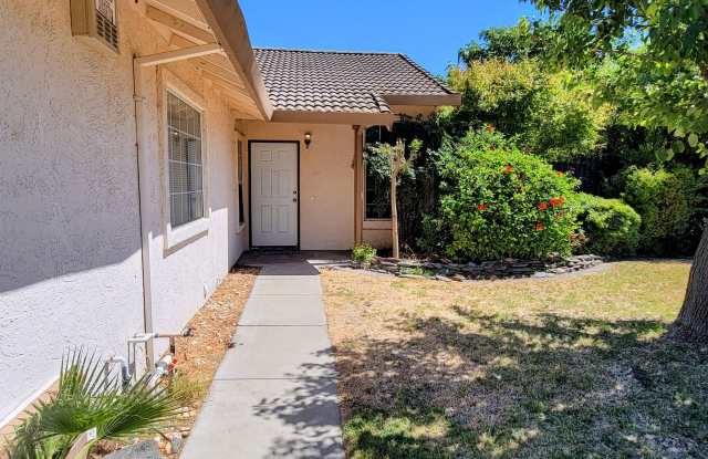 Back On The Rental Market Updated Cozy 4 Bedroom Single Story Home!!! Gallery 3