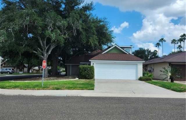 419 Country Club Drive Gallery 1