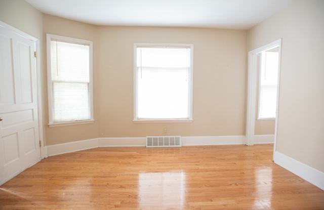 2429 N Farwell Avenue photos photos