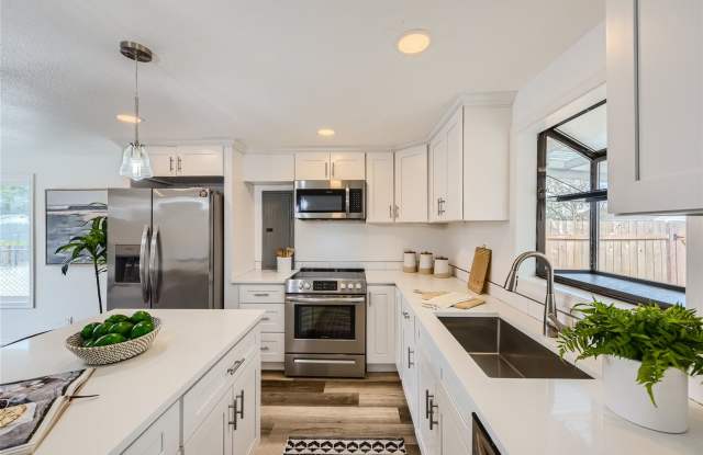 Just renovated - 4 bedroom Home photos photos