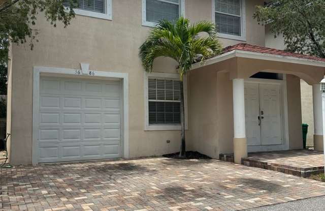 Large 3 bed 2 bath home, One car garage photos photos