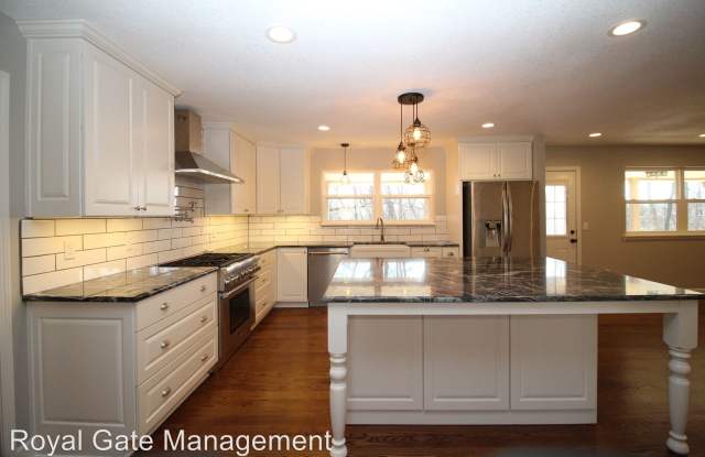 20901 Pebble Lane Gallery 4