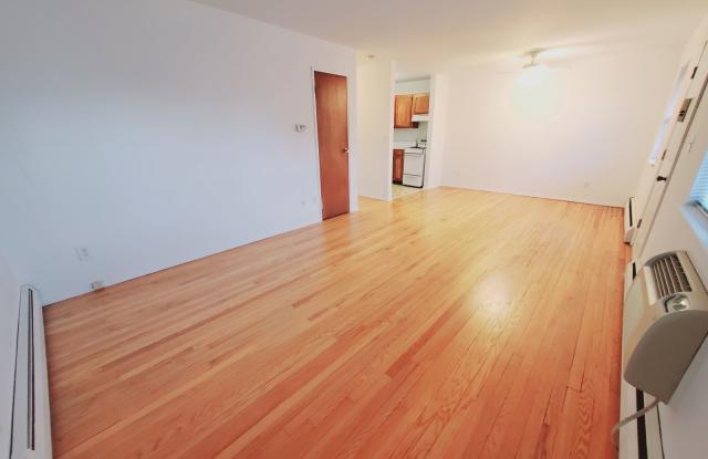 28 Belltown Road Gallery 3