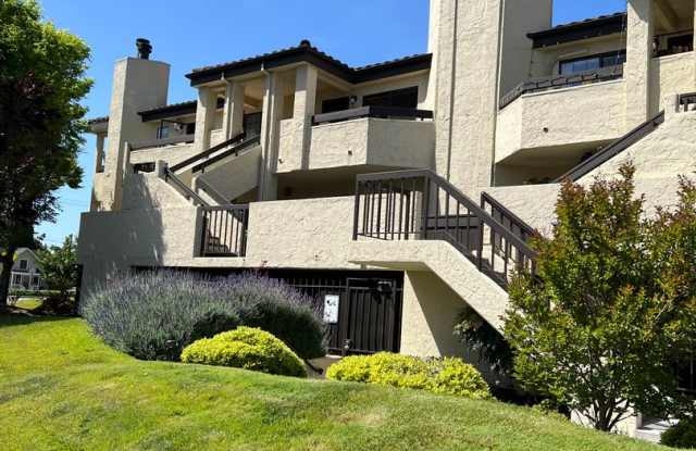 $2,300- 1 bed/1 bath Santa Clara Condo Near Santa Clara University - 880 North Winchester Boulevard, Santa Clara, CA 95050