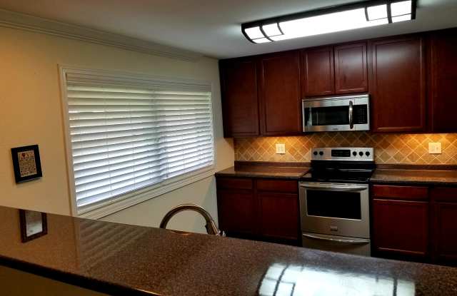 11052 Hughlan Dr Gallery 4