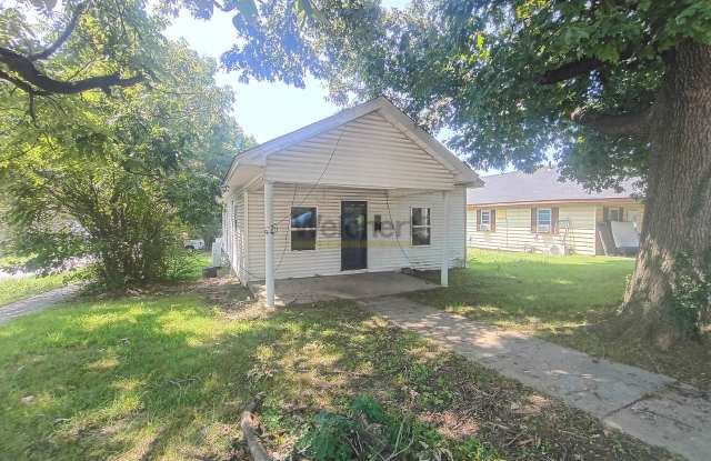 2bed/1bath house on a corner lot photos photos