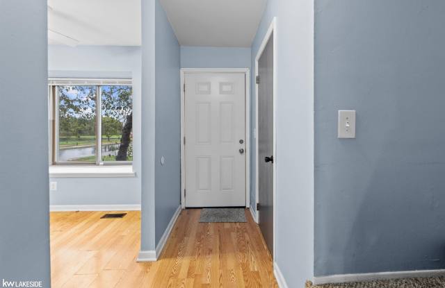 16880 Kingsbrooke Drive Gallery 4