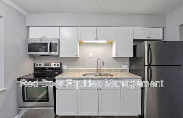 129 West Walnut St photos photos