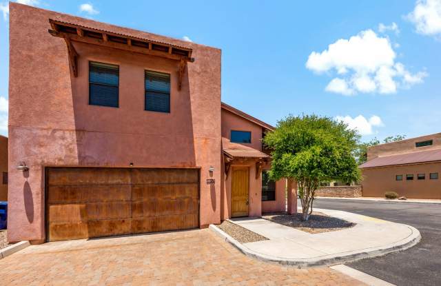 PRELEASE - Central 4 bedroom home with two car garage Gallery 4