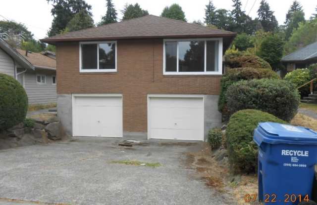 Charming 2 Bedroom 1 bath Brick Duplex in Rainier Ave S. photos photos