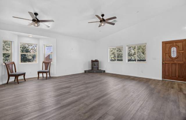 2401 Freeman Drive Gallery 3