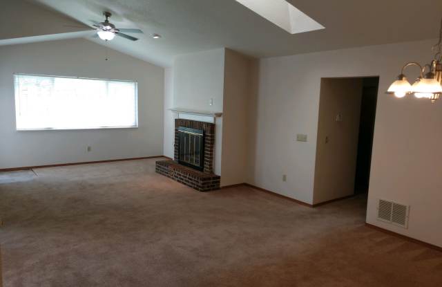743 Hilltop Lane - 743 Hilltop Lane, Toledo, OH 43615