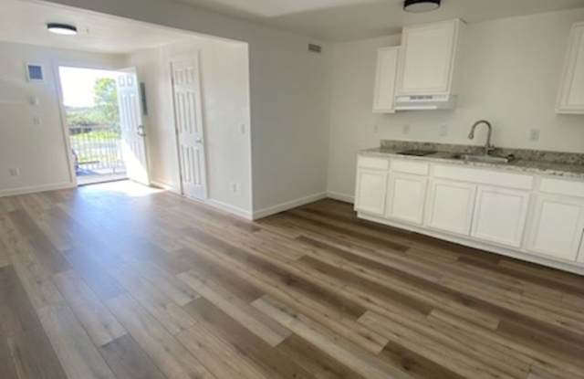 Nice 2 bed/1 bath apartment- all utilities included Gallery 4